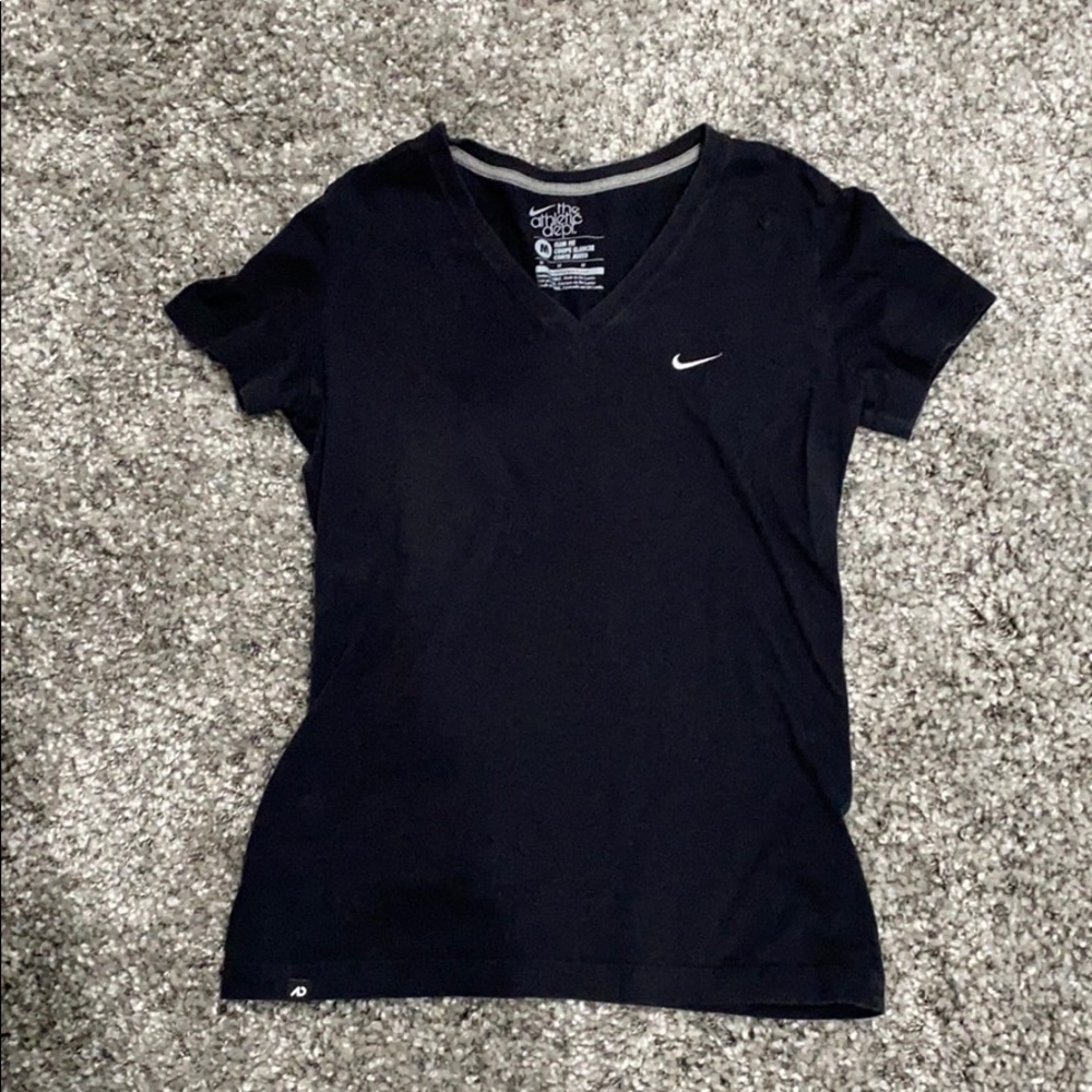 Nike V-neck shirt black medium